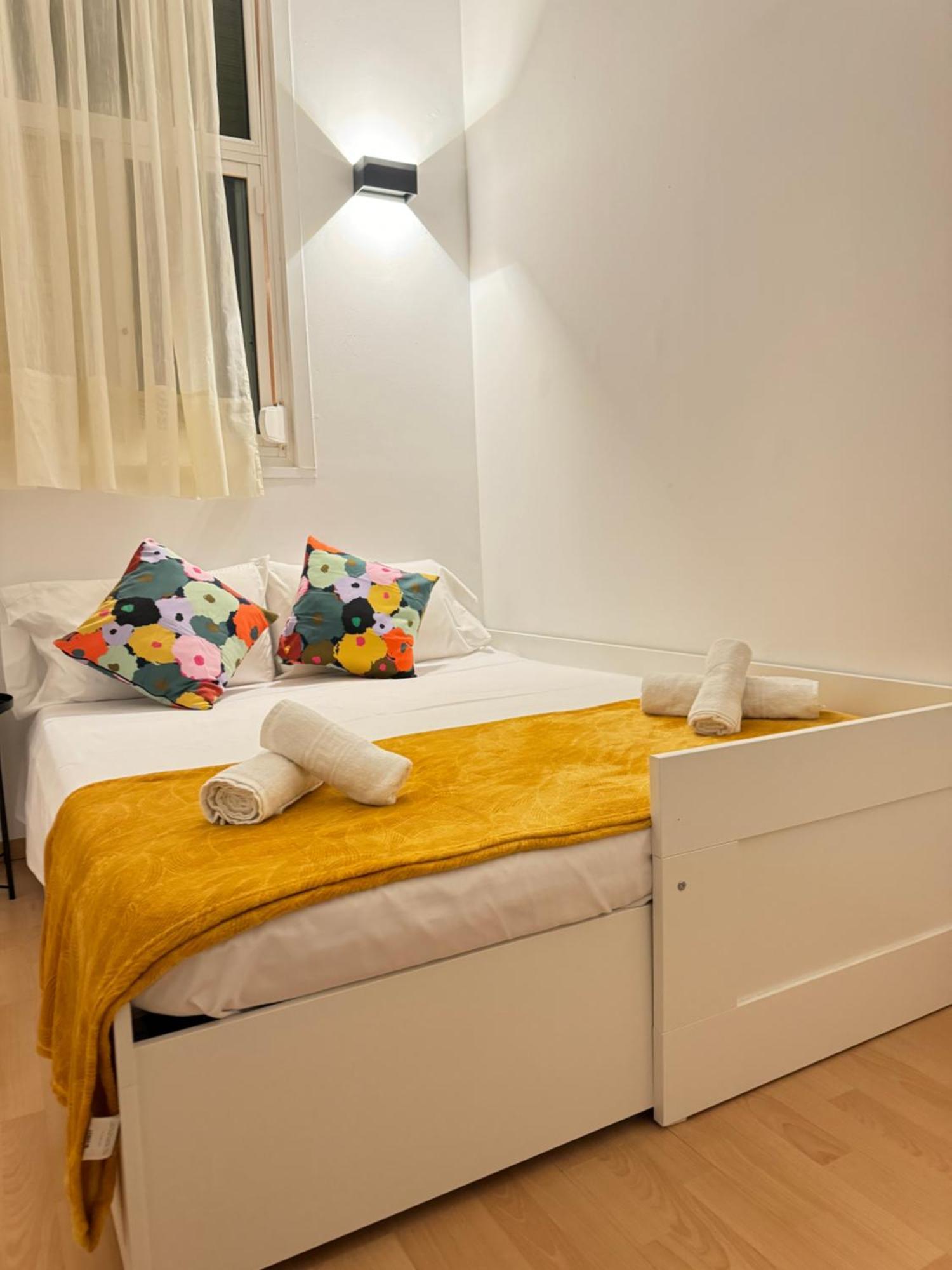 Pamis Apartament Sants, Barcelona Ngoại thất bức ảnh